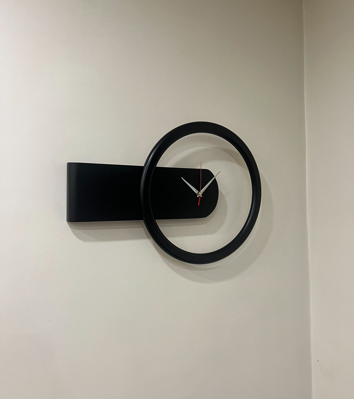 Horloge murale moderne en Hetre Noir