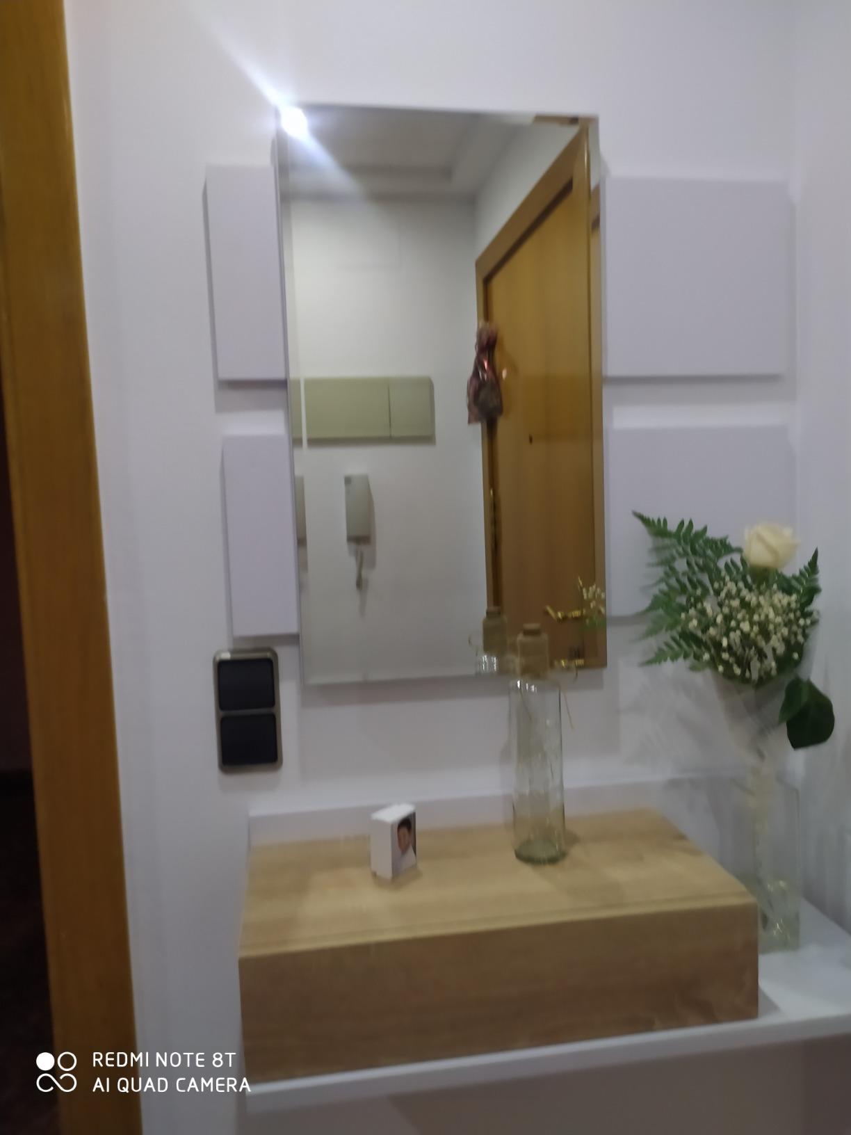 Meuble d'Entrée - Meuble de Rangement Scandinave et Moderne, avec Tiroir et Miroir, Résistant et Stable, Blanc et Chêne Sonoma