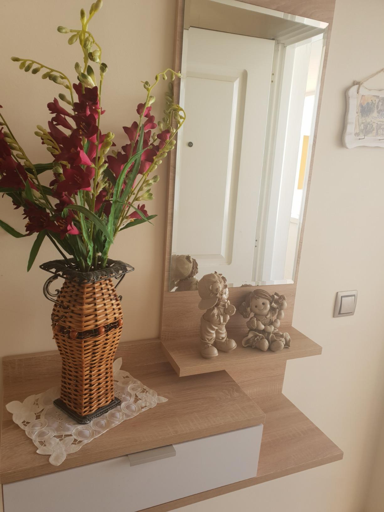 Meuble d'Entrée - Meuble de Rangement Scandinave et Moderne, avec Tiroir, Miroir et 3 Tablettes Résistantes et Stables, Blanc et Chêne Sonoma