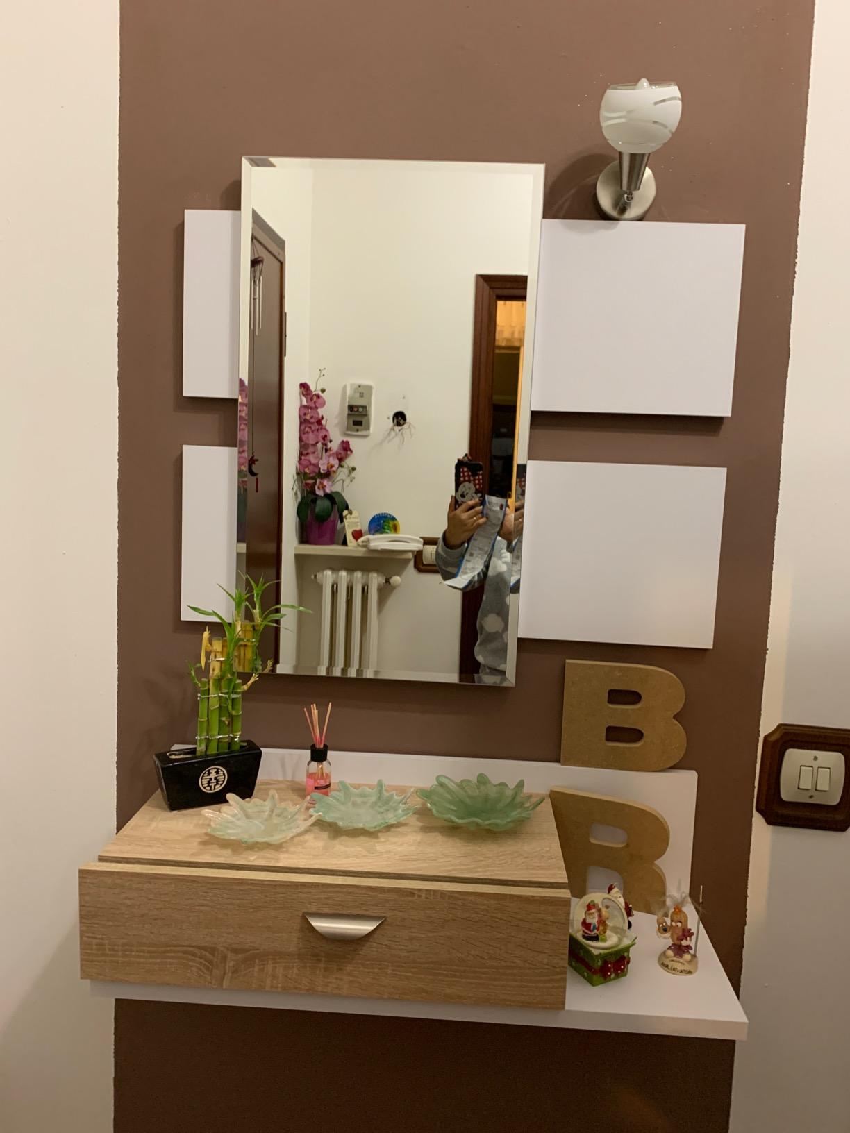 Meuble d'Entrée - Meuble de Rangement Scandinave et Moderne, avec Tiroir et Miroir, Résistant et Stable, Blanc et Chêne Sonoma