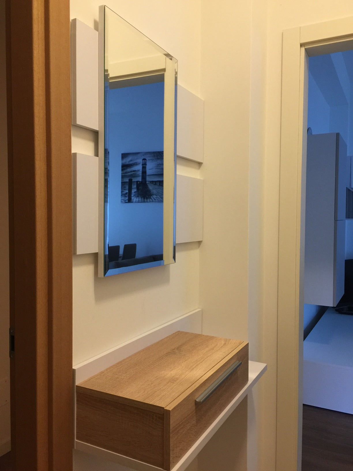 Meuble d'Entrée - Meuble de Rangement Scandinave et Moderne, avec Tiroir et Miroir, Résistant et Stable, Blanc et Chêne Sonoma