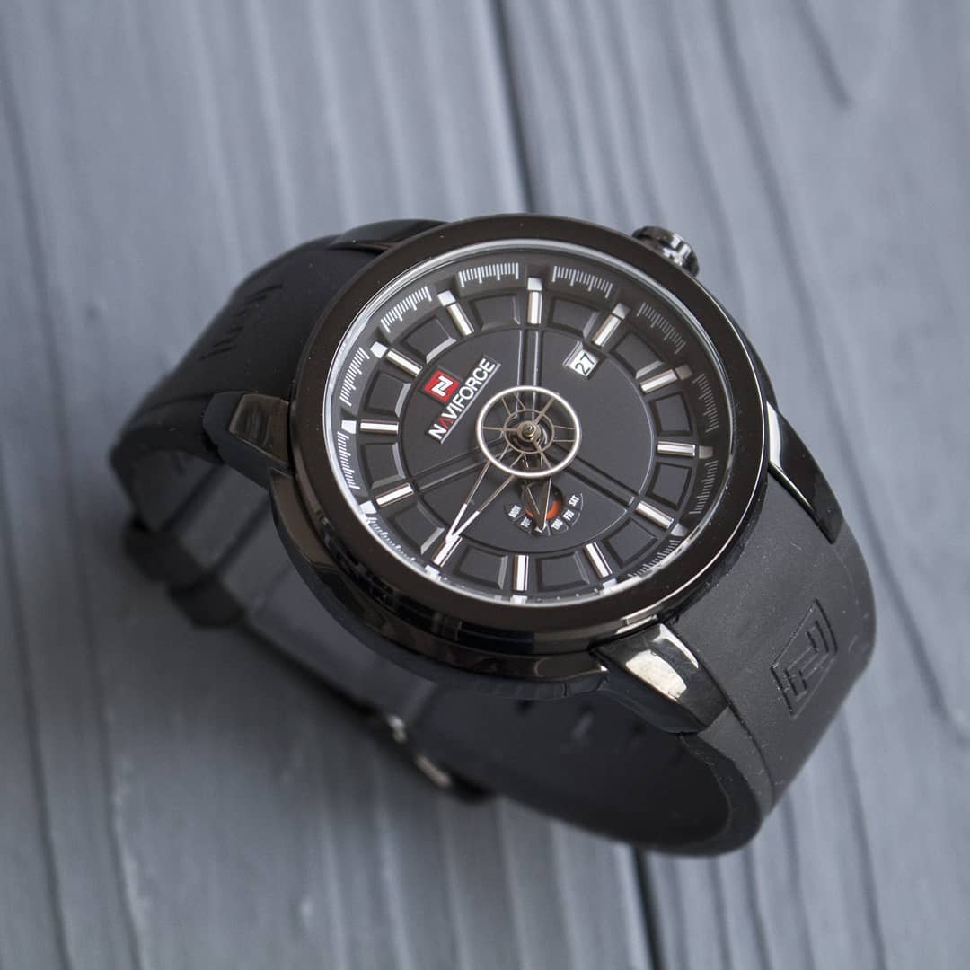 Montre Originale Naviforce Référence 9107 blanche et noir