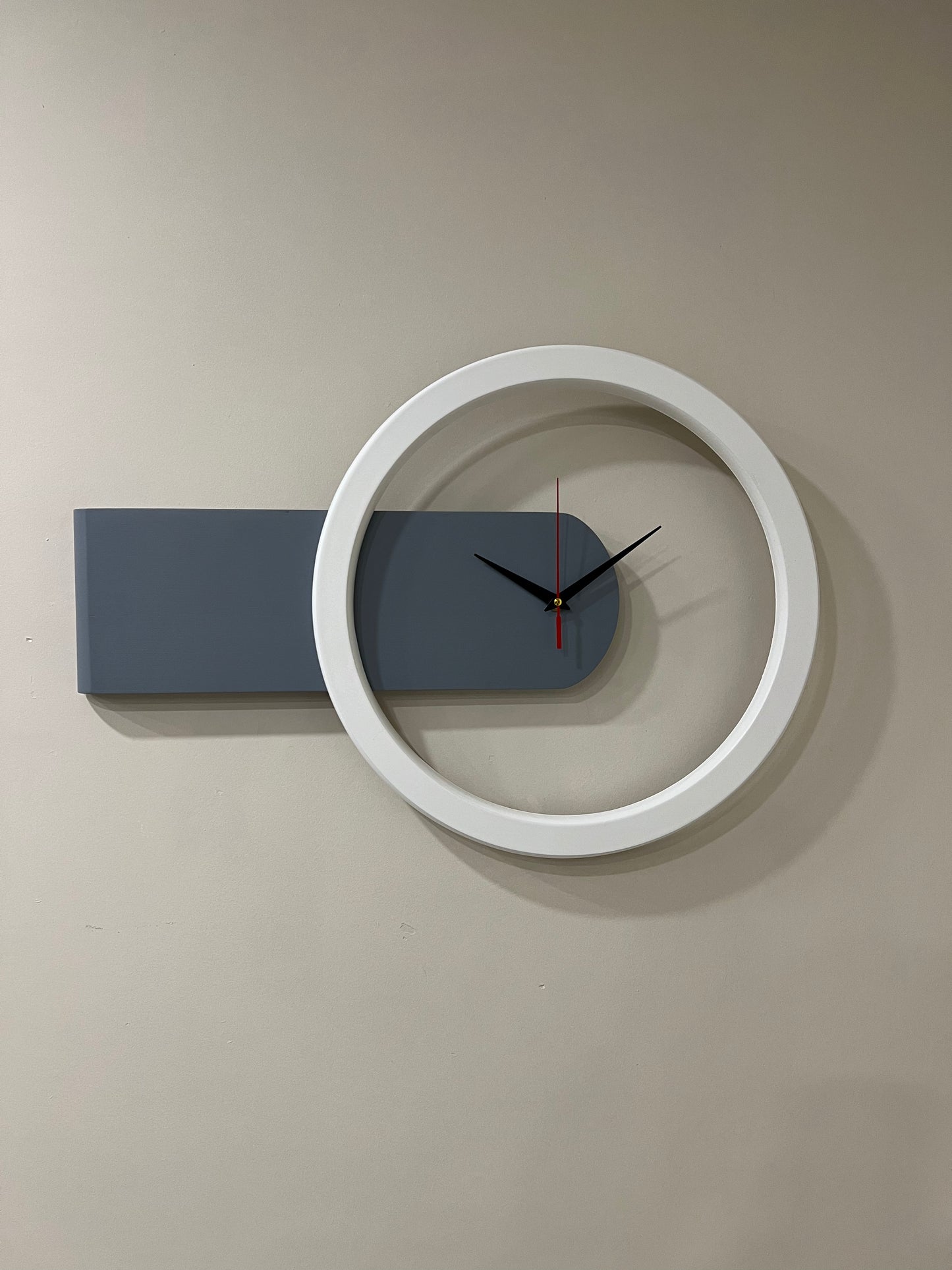 Horloge murale moderne en Hetre